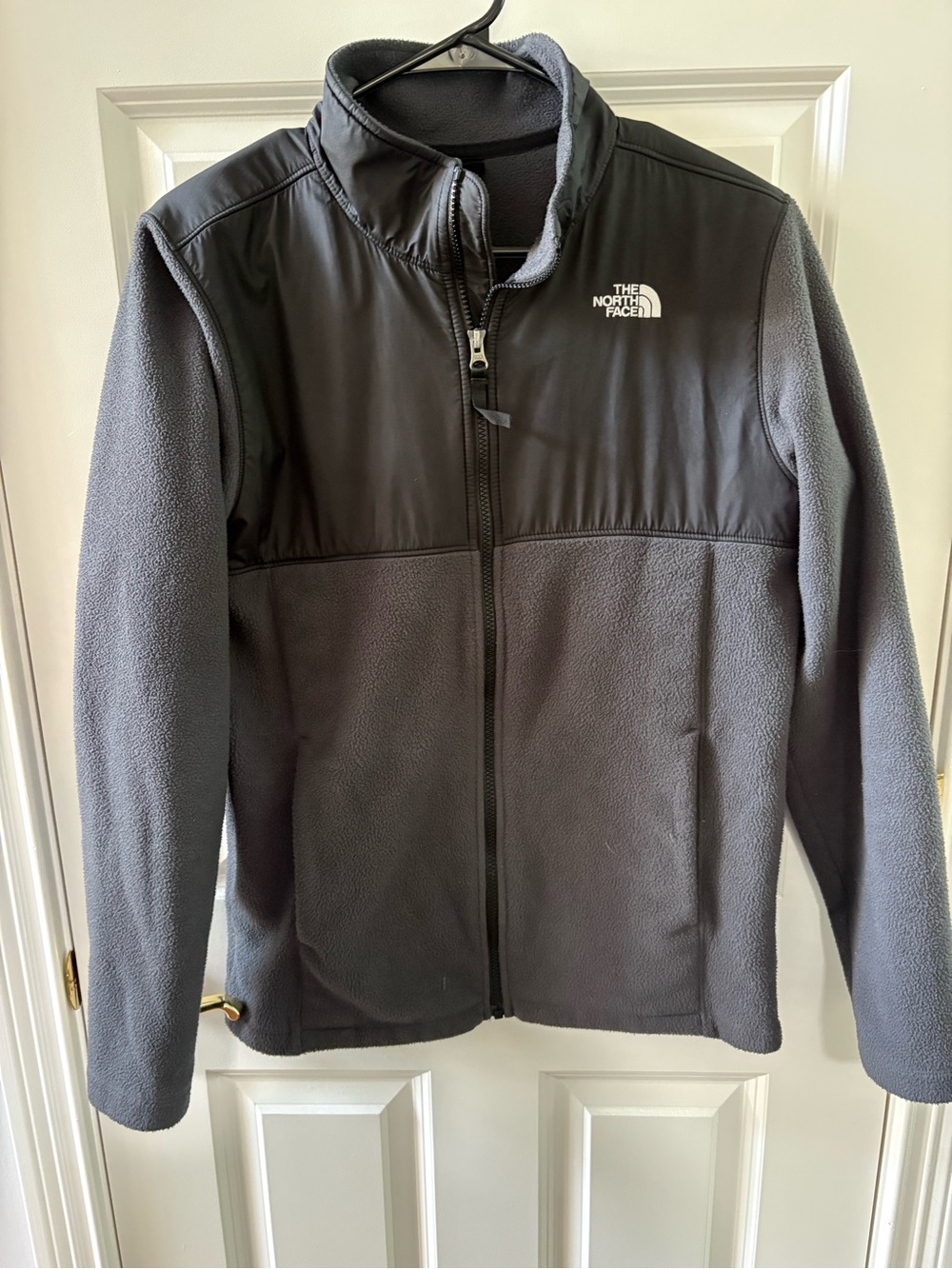 The North Face Youth XL Full-Zip Grey Fleece Jacket